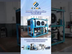 Die Block-Eismaschine macht Eis.